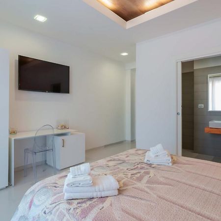 Lumiere Rooms - Eja Sardinia Кальярі Екстер'єр фото