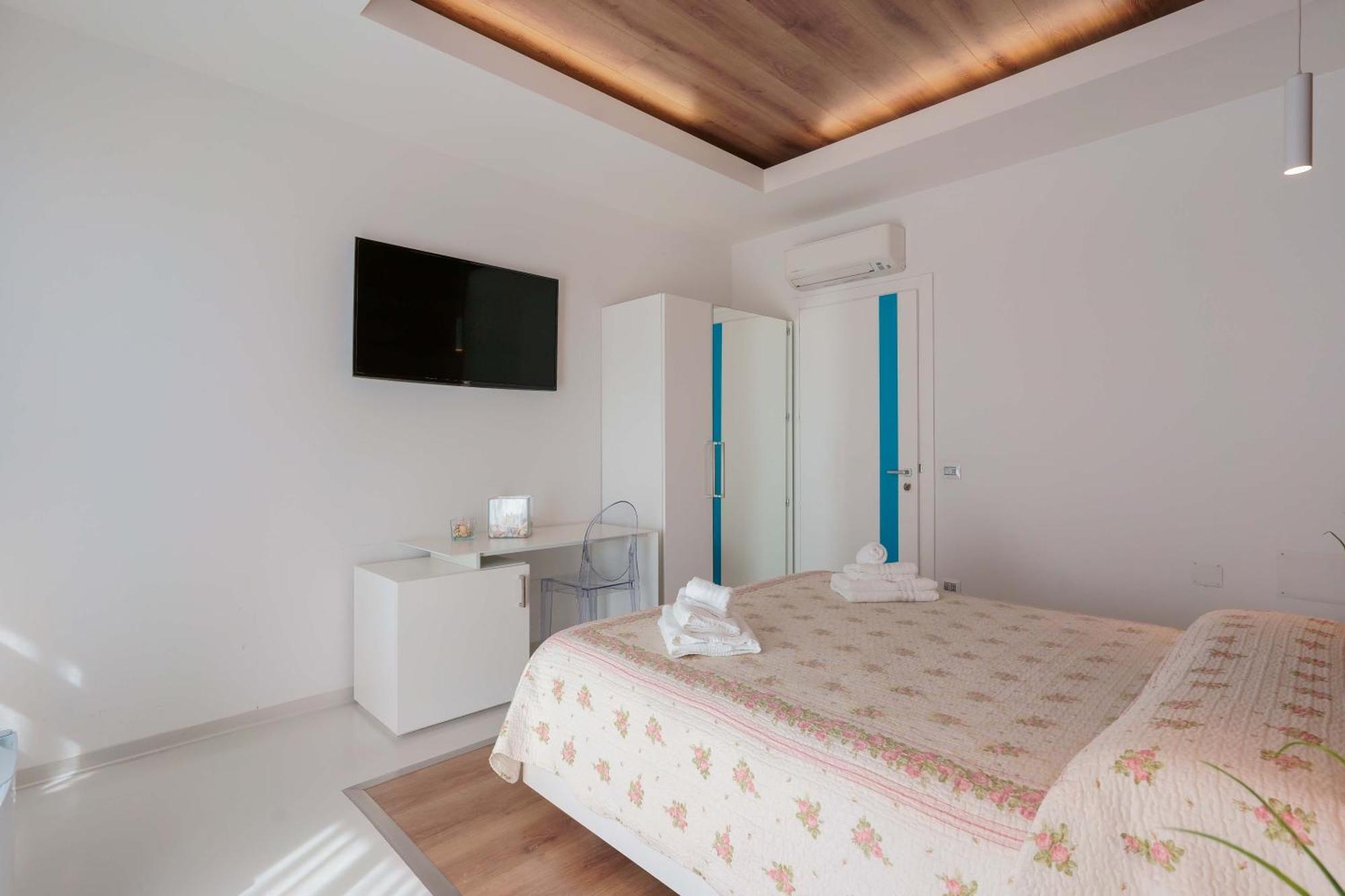 Lumiere Rooms - Eja Sardinia Кальярі Екстер'єр фото